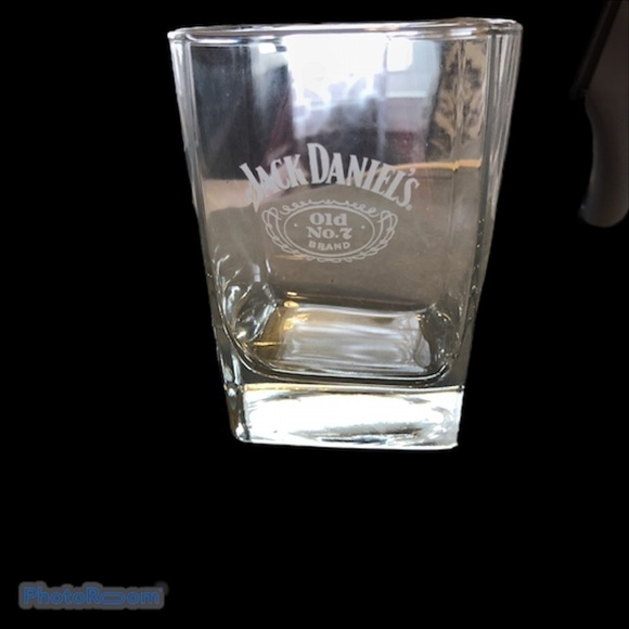Jack Daniels Whiskey Glasses - Set of 4 - Picture 2 of 4